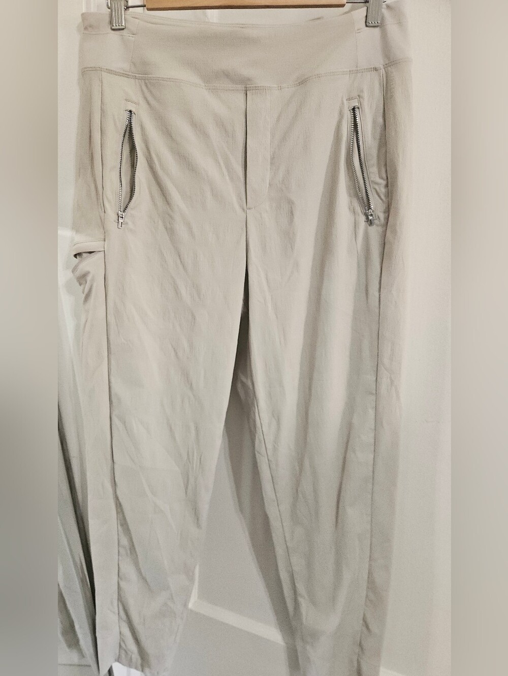 Athleta Women's Cream Performance Chinos with Zip Pockets